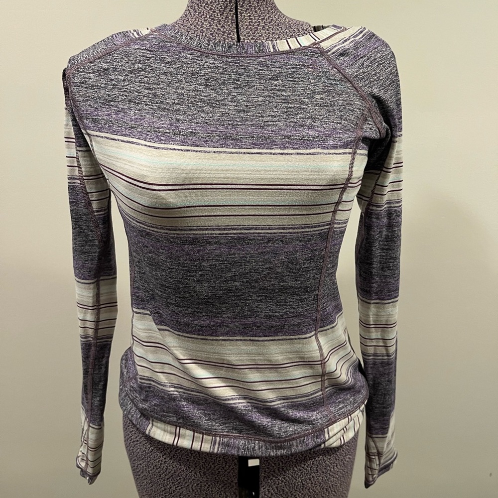 Fitted LULULEMON Long sleeve w/ purple, teal and cream stripes